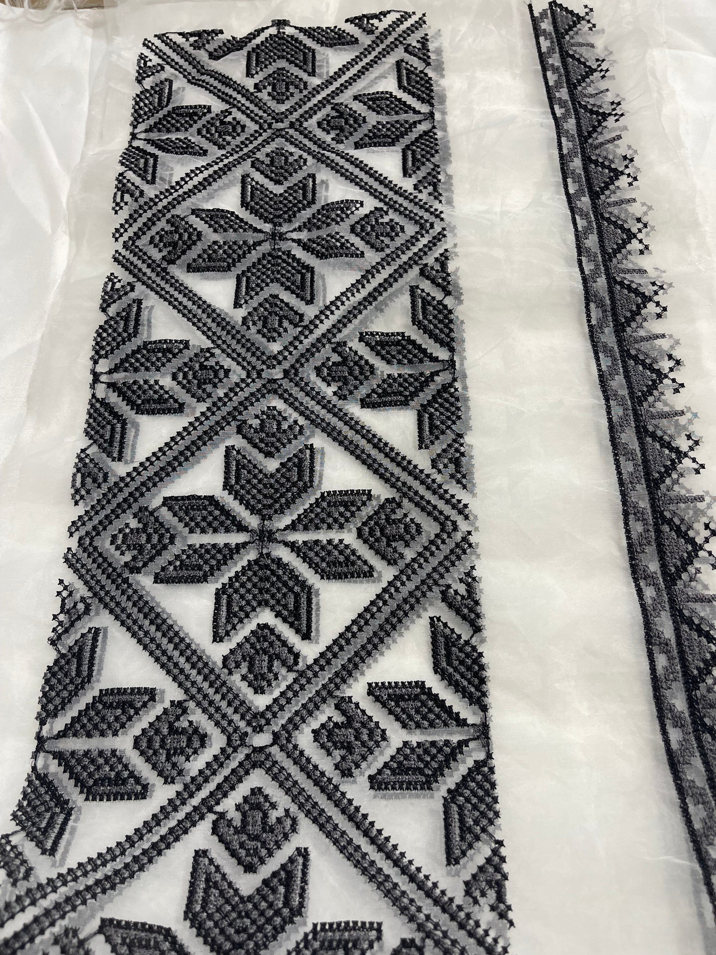 Sapphire Embroidery 2 Borders